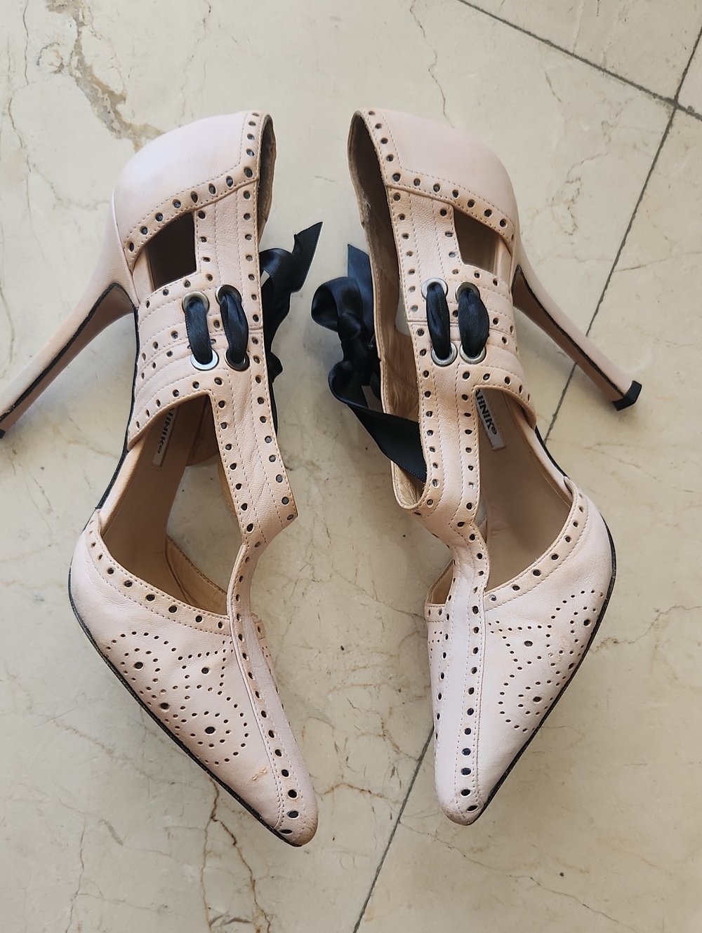 Manolo Blahnik Pink Pointed T-Strap Heels with Black Ribbon - Picture 11 of 11